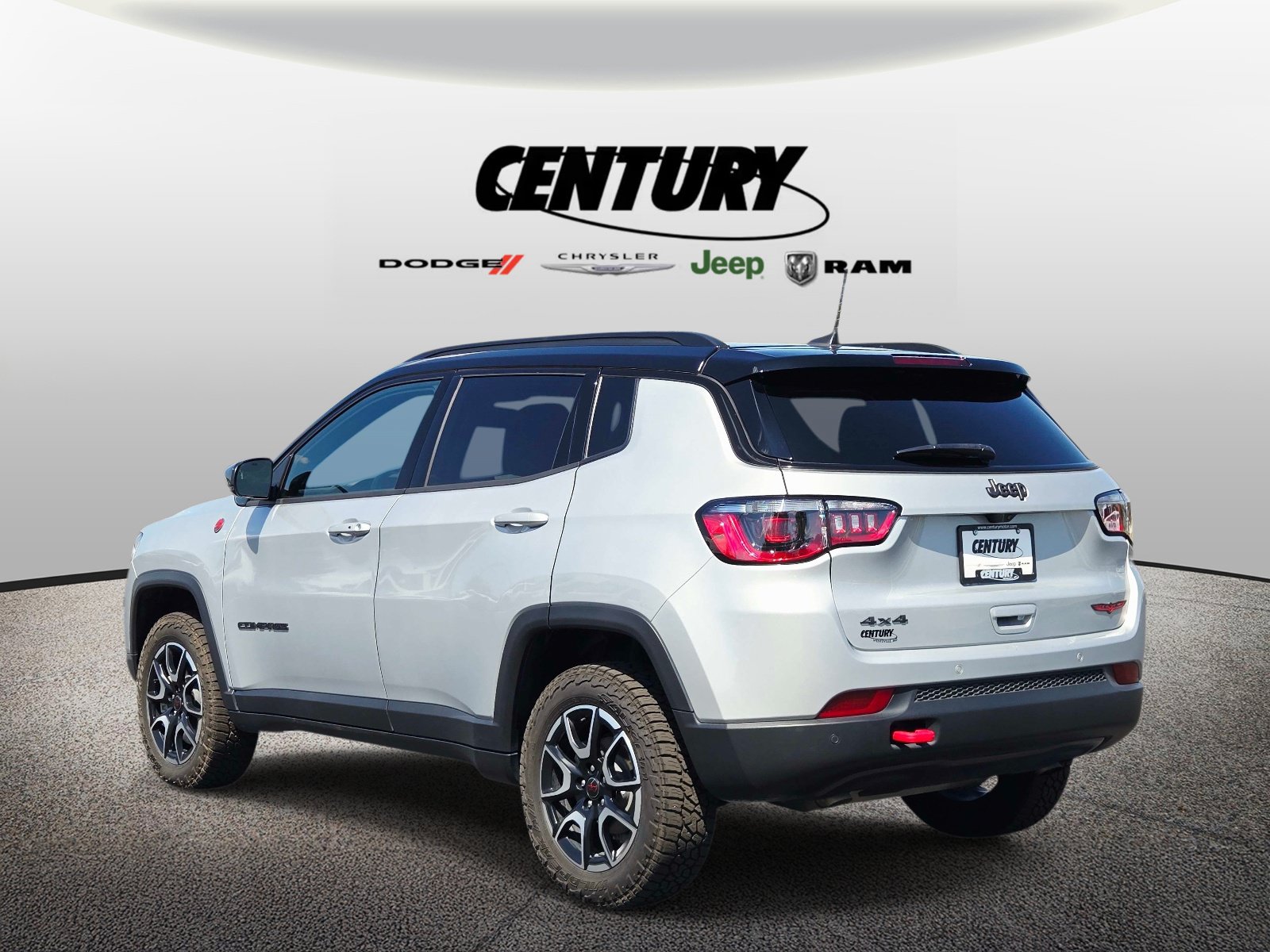 Used 2026 Jeep Compass Trailhawk w/ Sun, Sound & Navigation Group AWD/4WD image 6