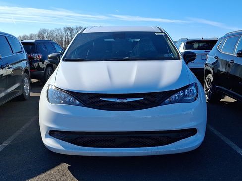 New 2026 Chrysler Voyager LX image 2