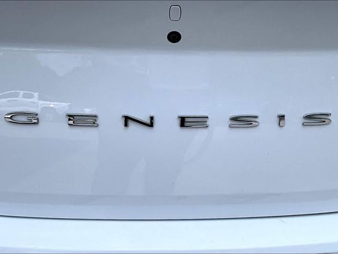 Used 2023 Genesis G70 2.0T RWD image 31