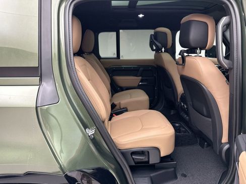 New 2026 Land Rover Defender 130 X-Dynamic SE image 7