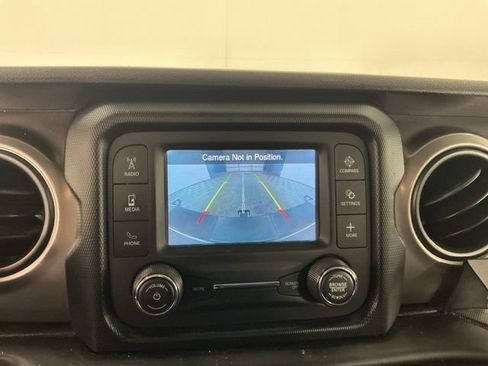 Used 2019 Jeep Wrangler Sport AWD/4WD image 19