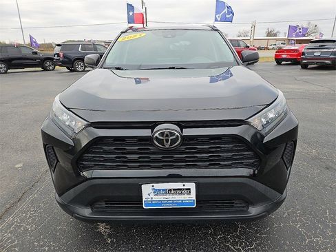 Used 2021 Toyota RAV4 LE image 11