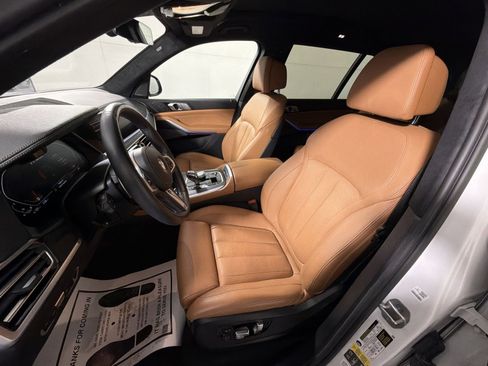 Used 2022 BMW X7 M50i w/ Dynamic Handling Package image 13