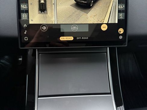 Used 2024 Land Rover Range Rover Evoque Dynamic SE image 19