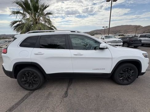 Used 2019 Jeep Cherokee Latitude w/ Popular Appearance Group FWD image 6