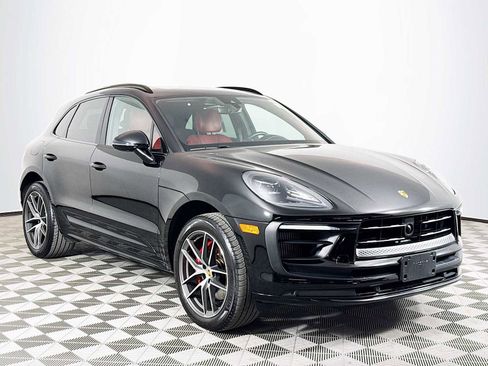 Used 2024 Porsche Macan S image 3