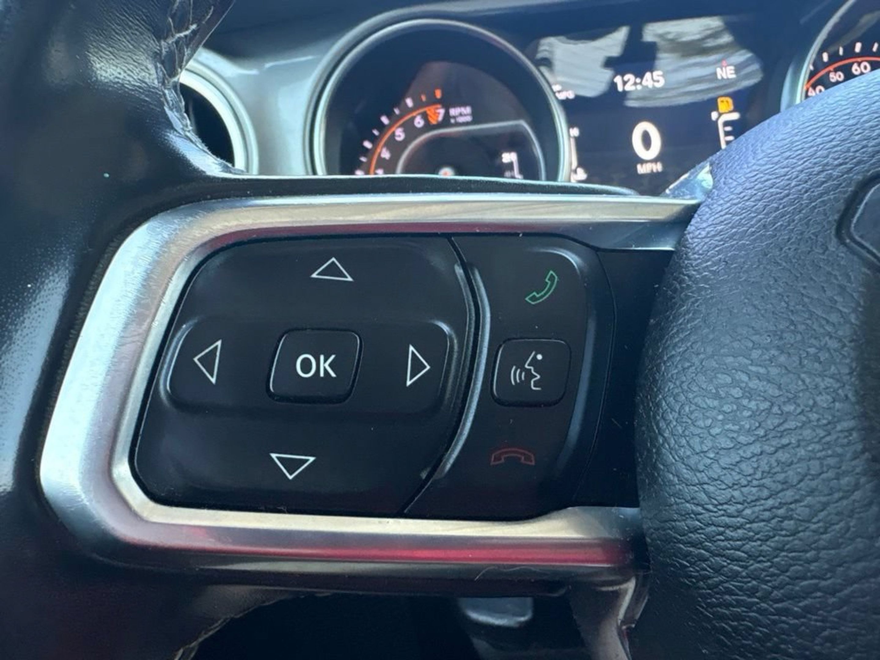 Used 2020 Jeep Gladiator Overland AWD/4WD image 9