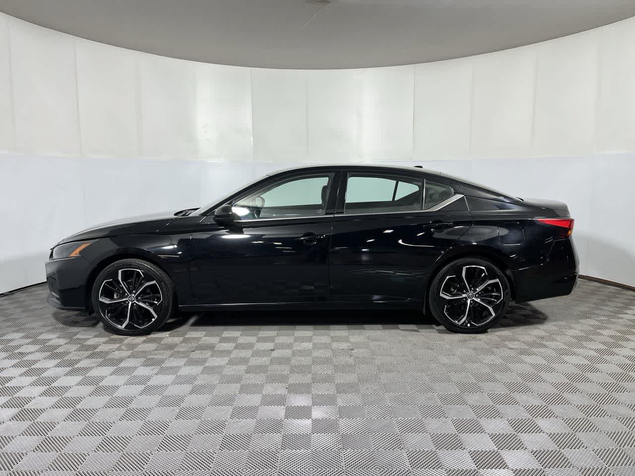Used 2024 Nissan Altima 2.5 SR FWD image 5