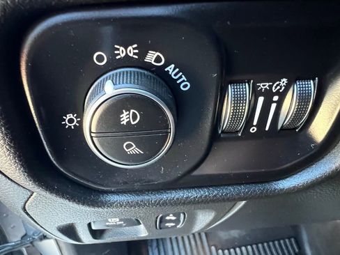 Used 2023 RAM 1500 Laramie image 25