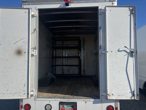 Used 2015 Chevrolet Express 3500 RWD image 6