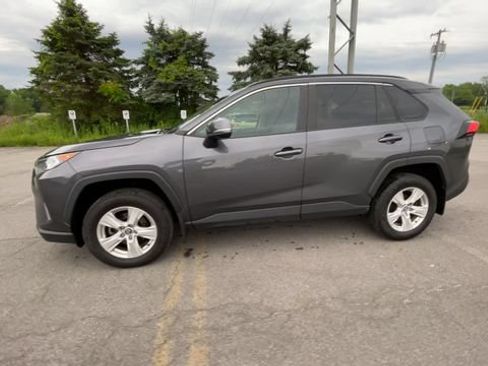 Used 2020 Toyota RAV4 XLE w/ Convenience Package AWD/4WD image 6