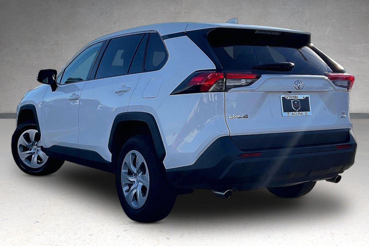 Used 2025 Toyota RAV4 LE AWD/4WD image 3
