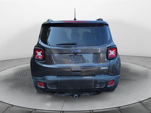 Used 2019 Jeep Renegade Latitude w/ Popular Equipment Group FWD image 4