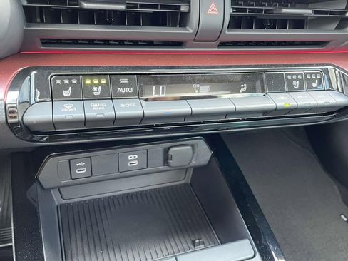 Used 2025 Toyota Prius Plug-In Hybrid w/ Limited Premium Package image 20