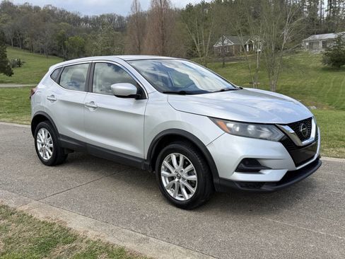 Used 2021 Nissan Rogue Sport S image 1