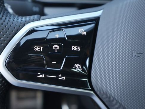 Certified 2025 Volkswagen Jetta GLI Autobahn image 18