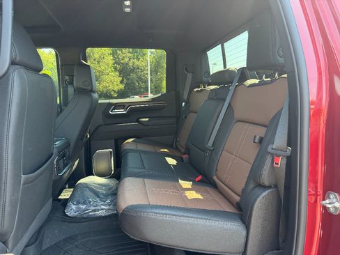 Used 2024 Chevrolet Silverado 1500 High Country AWD/4WD image 23