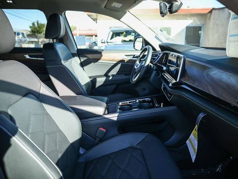 New 2026 Volkswagen Atlas SE image 26