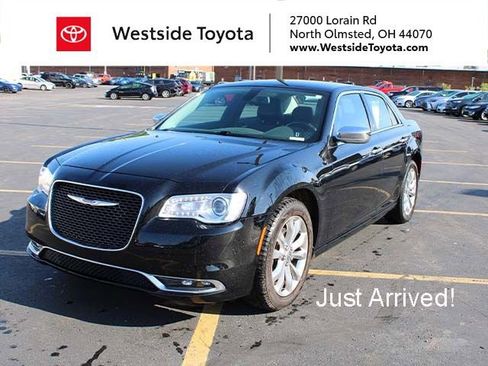 Used 2018 Chrysler 300 Limited AWD/4WD image 1