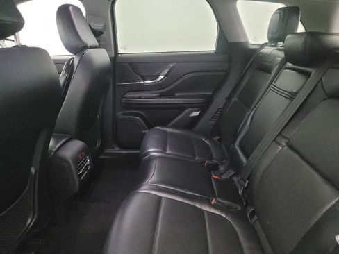 Used 2021 Lincoln Corsair w/ Premium Package image 18