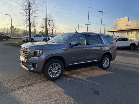 Used 2021 GMC Yukon SLT w/ SLT Premium Package image 1