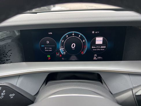 New 2026 Volkswagen Tiguan SE R-Line image 16