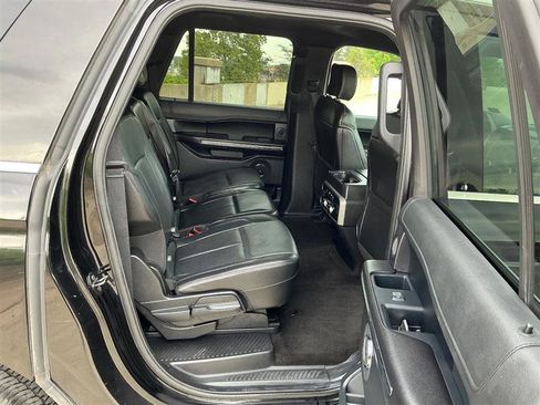 Used 2018 Ford Expedition Max XLT w/ Equipment Group 202A AWD/4WD image 39