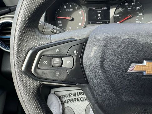 Certified 2025 Chevrolet Trax LS image 19