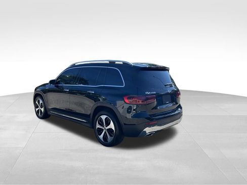 Used 2025 Mercedes-Benz GLB 250 image 3