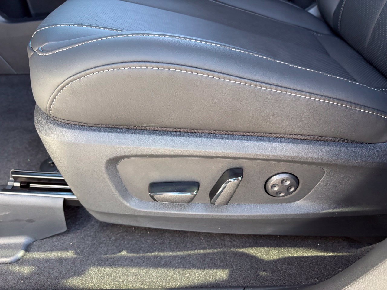 New 2027 INFINITI QX60 Luxe FWD image 21