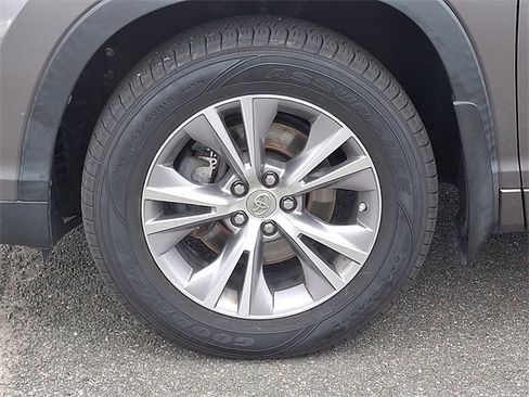 Used 2014 Toyota Highlander XLE image 8