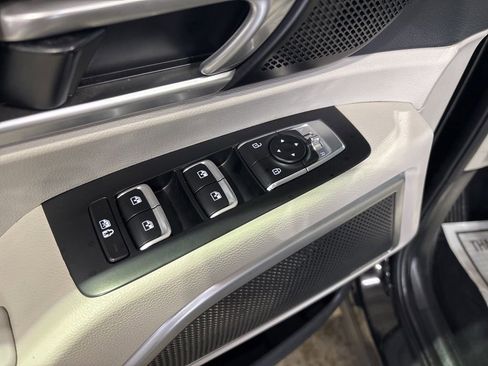 Used 2023 Kia Telluride S w/ S Sunroof Package AWD/4WD image 12