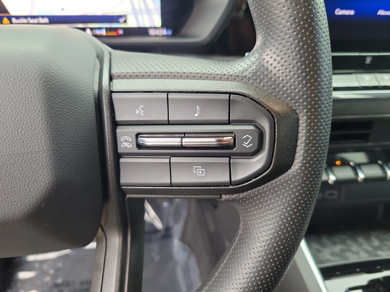 Used 2024 Chevrolet Colorado Trail Boss AWD/4WD image 19