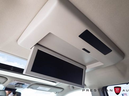 Used 2020 Toyota Sienna XLE Premium FWD image 8