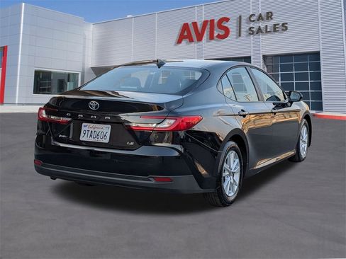 Used 2025 Toyota Camry LE image 6