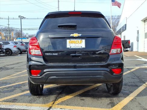 Certified 2022 Chevrolet Trax LS w/ Tint and Cruise Package image 5