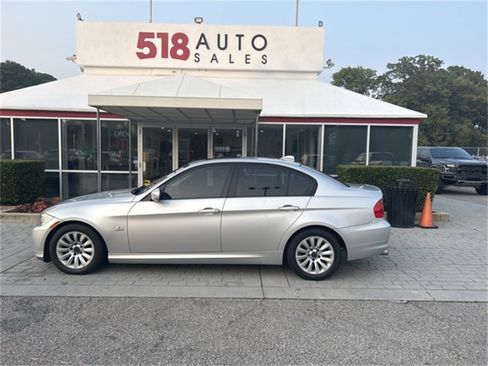 Used 2009 BMW 328i xDrive Sedan image 1