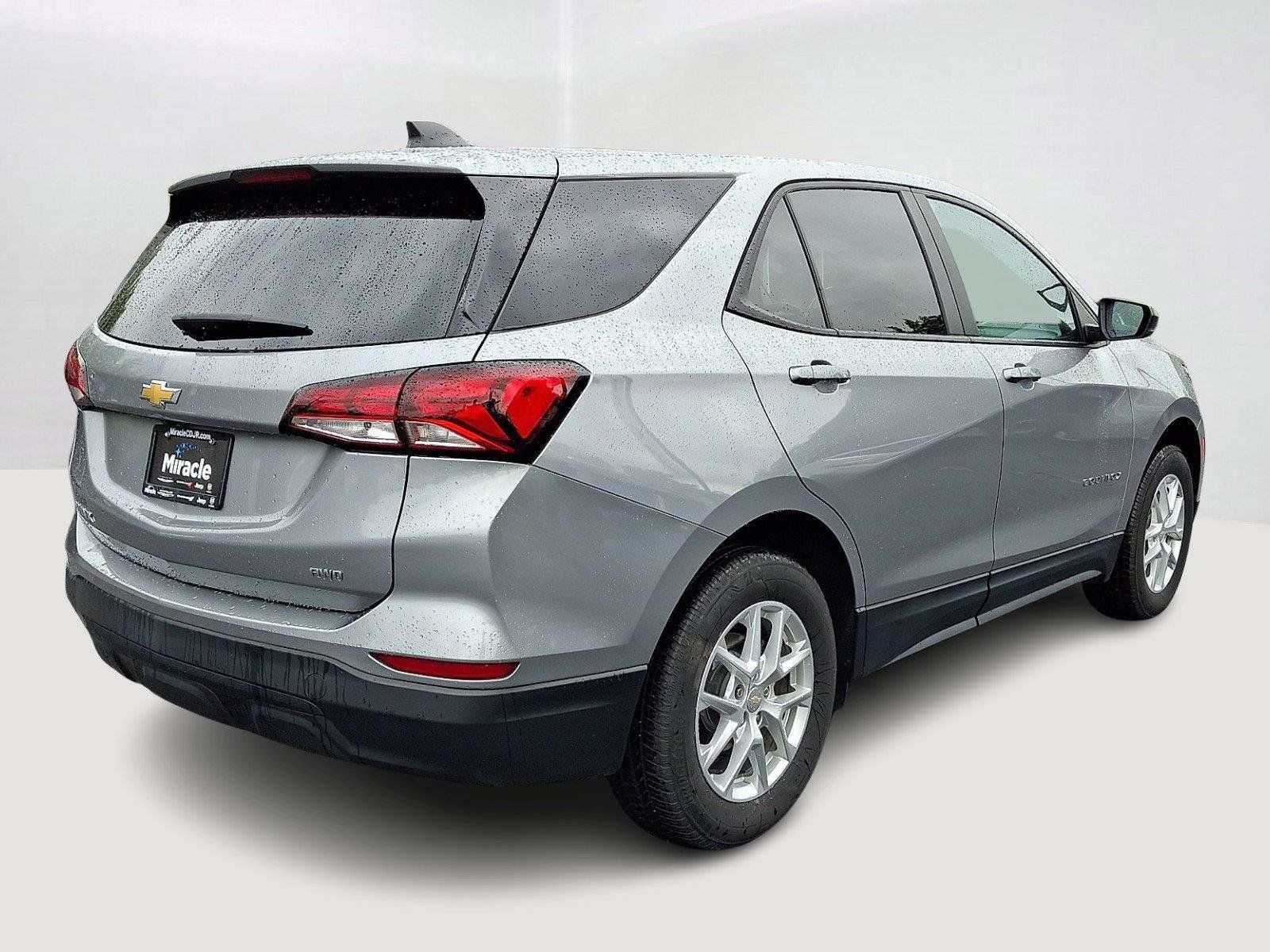 Used 2023 Chevrolet Equinox LS w/ LS Convenience Package AWD/4WD image 6
