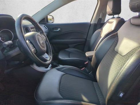 Used 2019 Jeep Compass Latitude w/ Cold Weather Group image 16