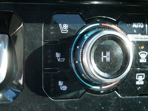 Used 2024 GMC Sierra 2500 Denali image 25