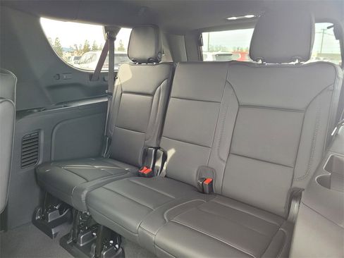 New 2026 GMC Yukon XL Denali w/ Denali Reserve Package image 9