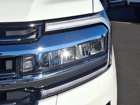 Used 2024 Ford Expedition Limited image 24