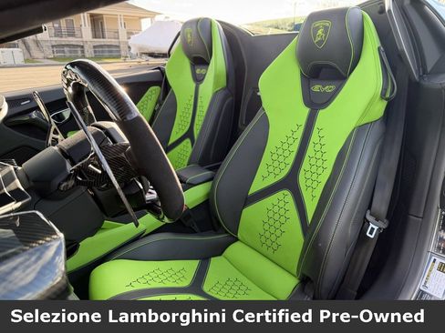 Used 2023 Lamborghini Huracan EVO image 13