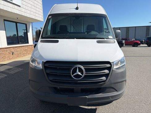 Used 2024 Mercedes-Benz Sprinter 2500 w/ Acoustic Package image 8