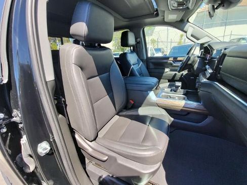 Used 2023 Chevrolet Silverado 1500 LT Trail Boss w/ LT Trail Boss Premium Package AWD/4WD image 28
