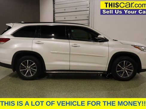 Used 2017 Toyota Highlander XLE image 8