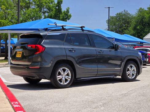 Used 2019 GMC Terrain SLE w/ Driver Convenience Package FWD image 3