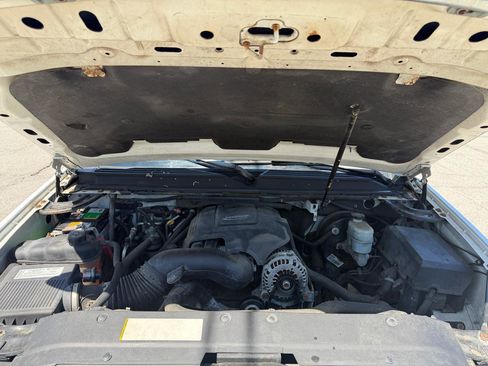 Used 2007 Chevrolet Suburban LT w/ LT Preferred Equipment Group AWD/4WD image 18