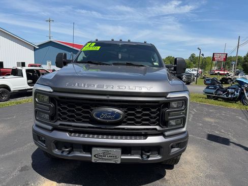 Used 2023 Ford F250 XLT w/ XLT Premium Package AWD/4WD image 2