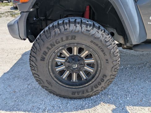 Used 2018 Jeep Wrangler Unlimited Sport S AWD/4WD image 11